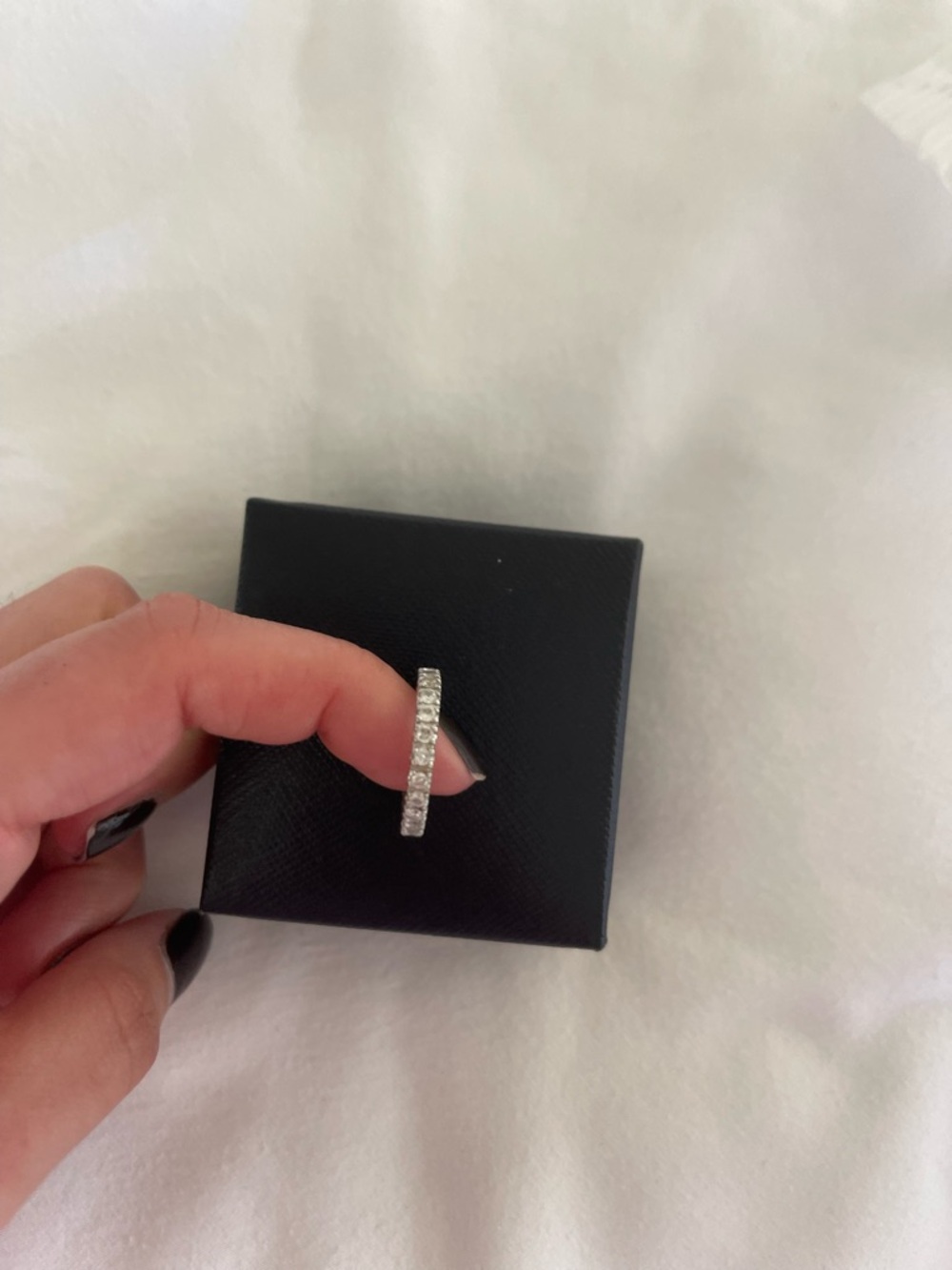 Engagement style ring
